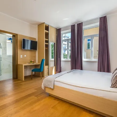 Gaestezimmer Fuer 2 Personen Ca 28 Qm In Crikvenica, Kvarner Bucht Und Umgebung *